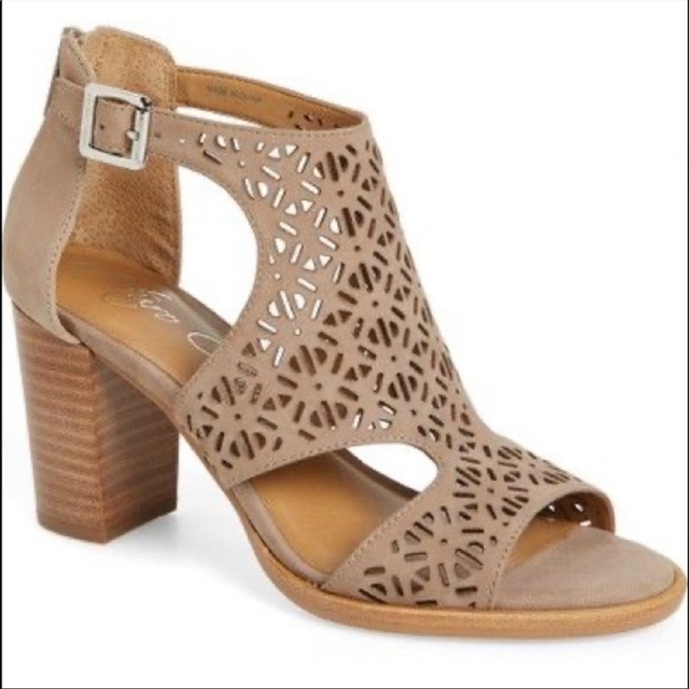Arturo Chiang Edythe Block Heel Sandal